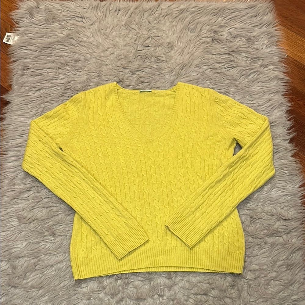 Jcrew cashmere bright yellow/green low vneck cable sweater‎ size small